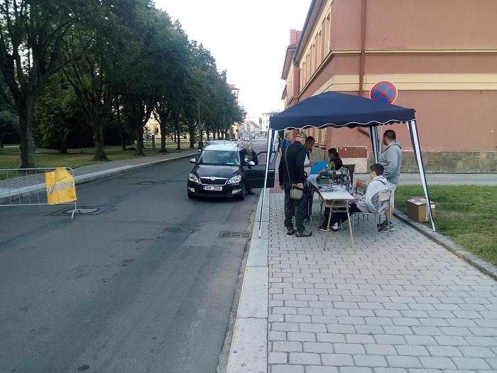 img00019.jpg